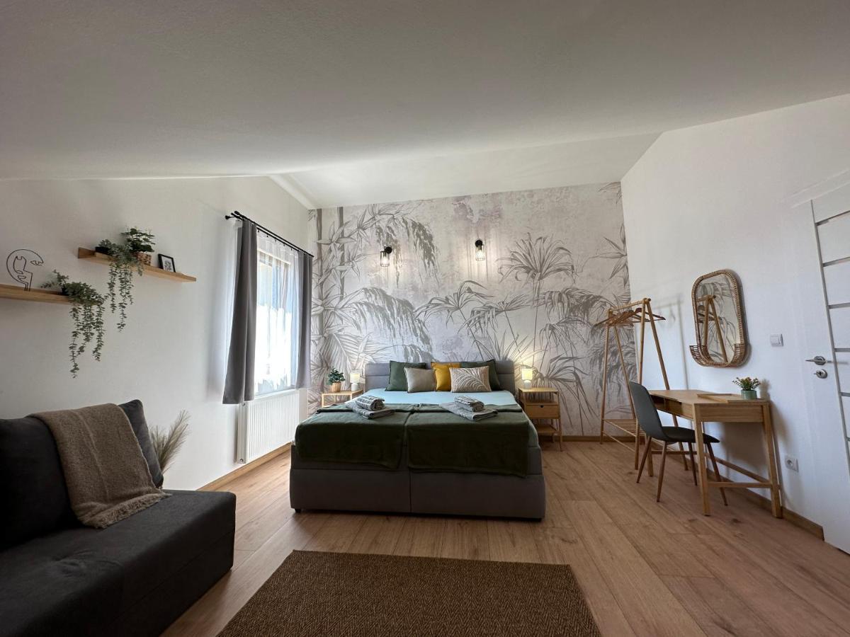 - Centre - Main Square Apartment