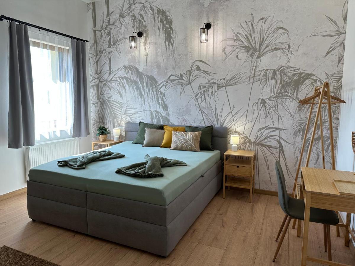 - Centre - Main Square Apartment *